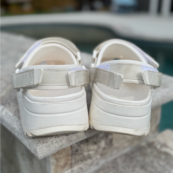 CROCS | White Platforms | 7 - Picture 4 of 6